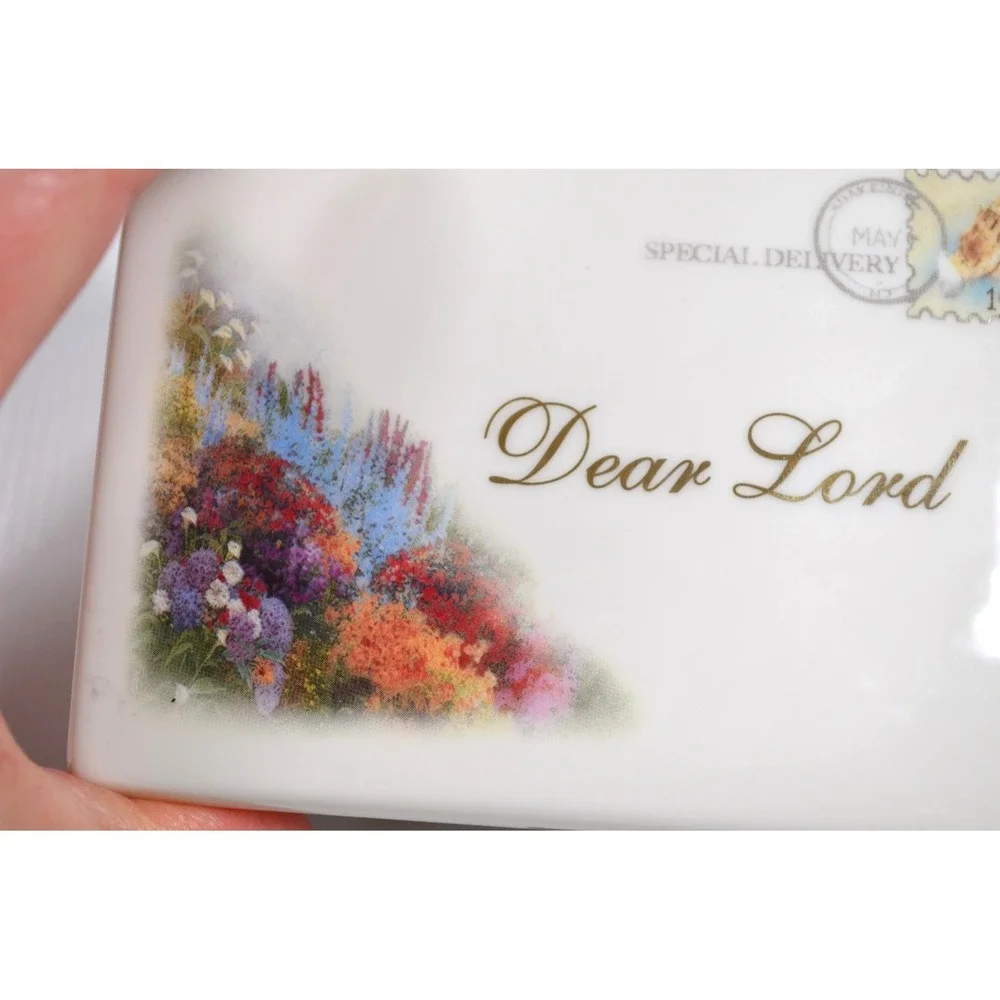 Thomas Kinkade Serenity Prayer Music Box #A39829 Amazing Grace 2005
